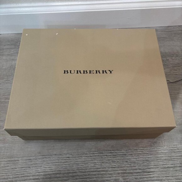 New! Burberry Black Ankle Wrap Runway Heels Size 6 w/Cloth & Box - Picture 8 of 8